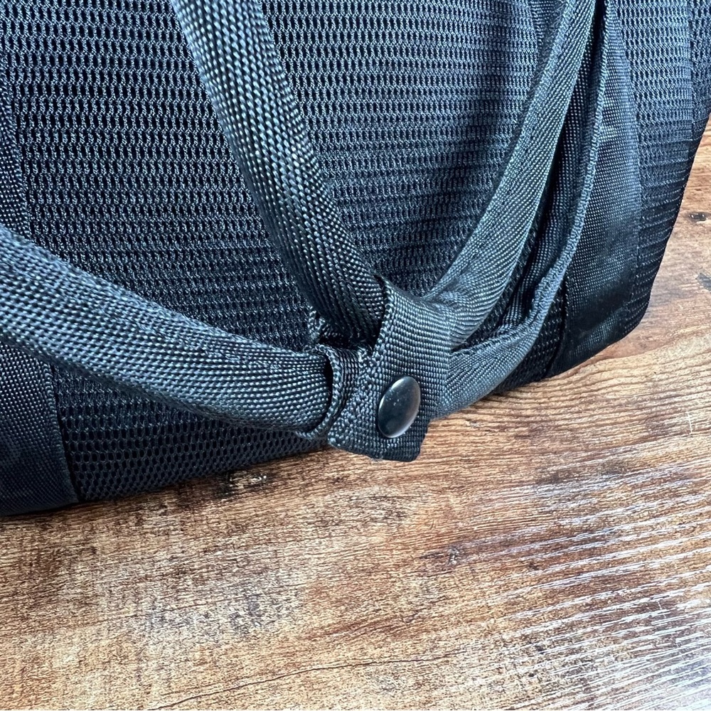 Puma Up & Comer Tote Bag Black Lightweight Lined Duffle Gym Sporty - Picture 7 of 13